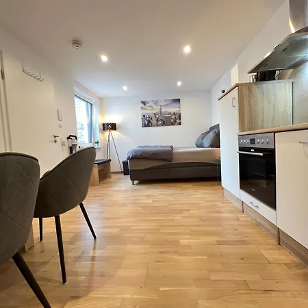 Kleines Juwel Mit Super Komfort - Fussbodenheizung, Regendusche, Waschmaschine アパート カールスルーエ